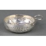 A 19th Century French repousse silver taste vin, 40 grams