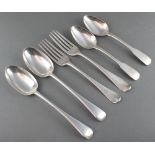 A pair of silver table spoons London 1925, 2 Georgian dessert spoons and 2 forks, 370 grams