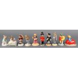 10 Royal Doulton Bunnykins figures - Groom DB102 4", Minstrel DB211 4", Jack Horner DB221 4",