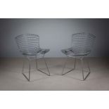 A PAIR OF WIRE MESH SIDE CHAIRS, IN THE MANNER OF HARRY BERTOIA