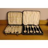 A CASED SET OF SIX 'DOG NOSE' TEASPOONS,