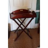 A GEORGIAN MAHOGANY OVAL BUTLERS TRAY, w