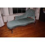 A VICTORIAN MAHOGANY CHAISE LONGUE, with