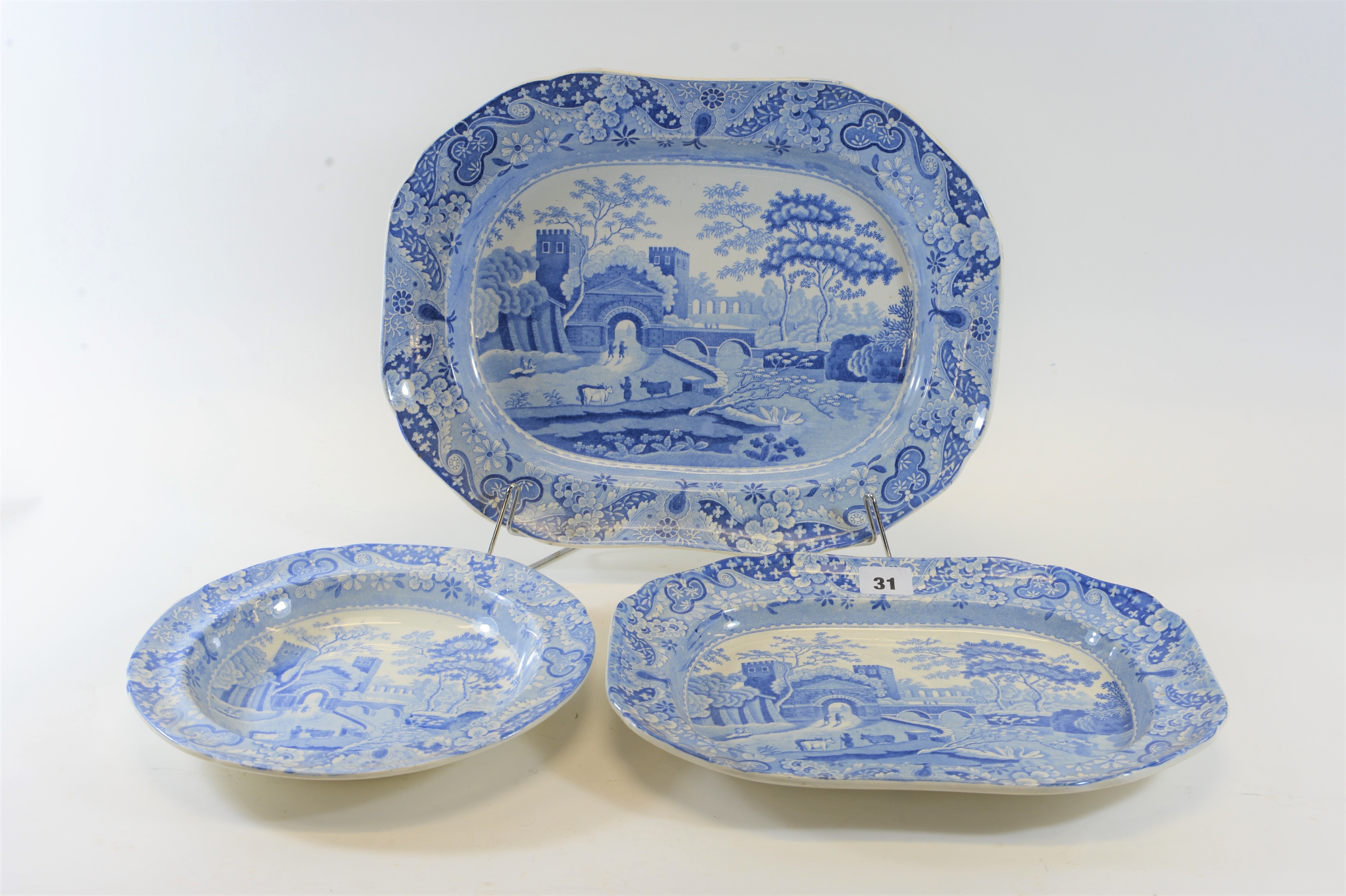 A GRADUATED PAIR OF EARLY 19TH CENTURY COPELAND SPODE "FLOWER" PATTERN TRANSFER DECORATED MEAT