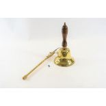 AN EARLY 20TH CENTURY BRASS TELESCOPIC FISHING GAFFE,