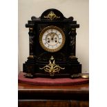 A FINE QUALITY LATE 19TH CENTURY MARBLE MANTLE CLOCK,
