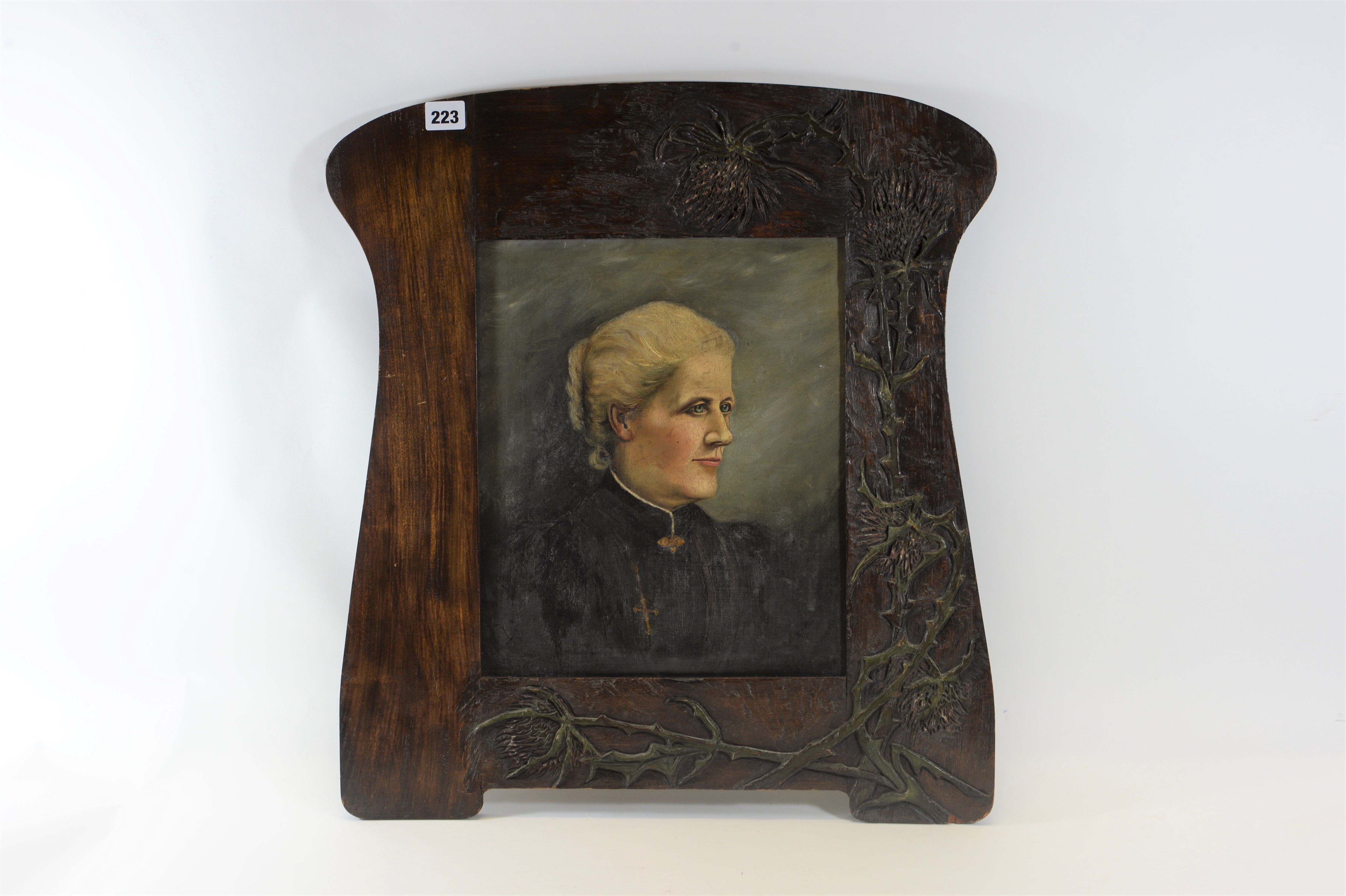 A LATE 19TH/EARLY 20TH CENTURY OIL ON CANVAS, head and shoulders portrait of a lady, unsigned,