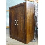 Small oak cabinet CONDITION: Please Note - we do not make reference to the