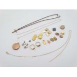 Assorted 9ct gold and gilt metal jewellery to include pendant,