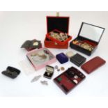 A quantity of assorted jewellery to include necklaces,