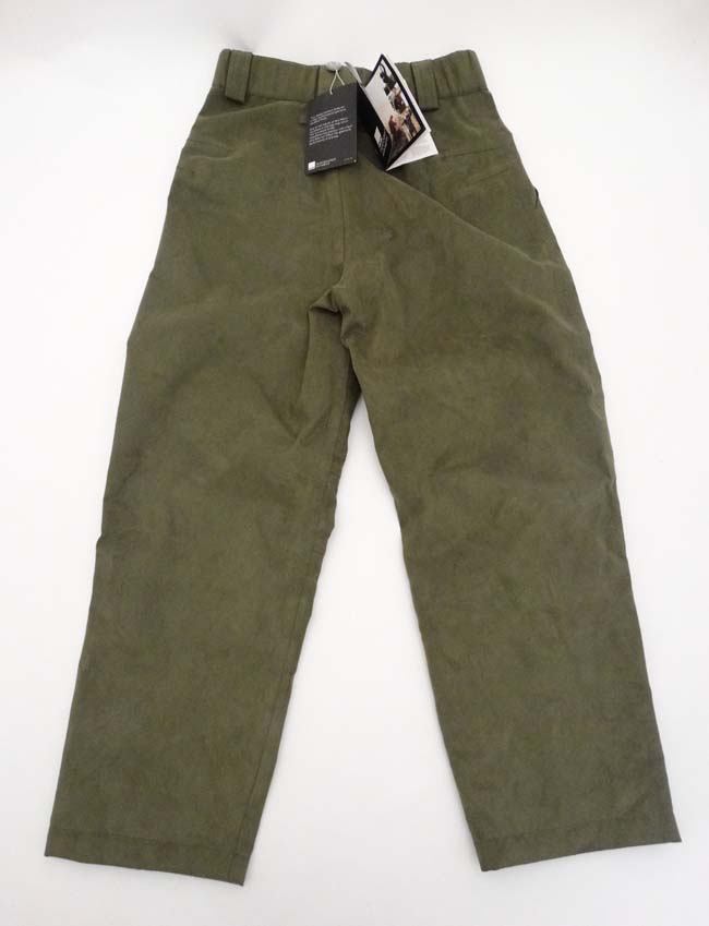 Musto Clay Shooting Over Trousers in Moss , size XS. - Image 4 of 8