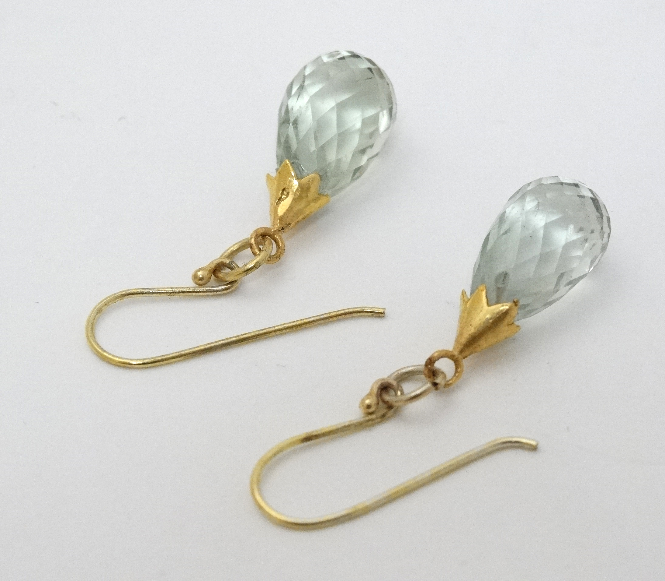 A pair of yellow metal drop earnings set with semi precious stone drops cut facet cut detail - Image 3 of 3