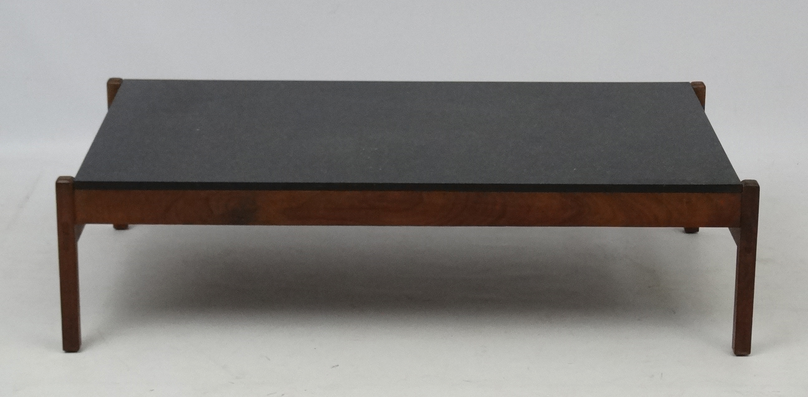 Vintage Retro: a low walnut and faux granite coffee table, measuring 46" long x 24" wide x 12" high. - Image 2 of 4