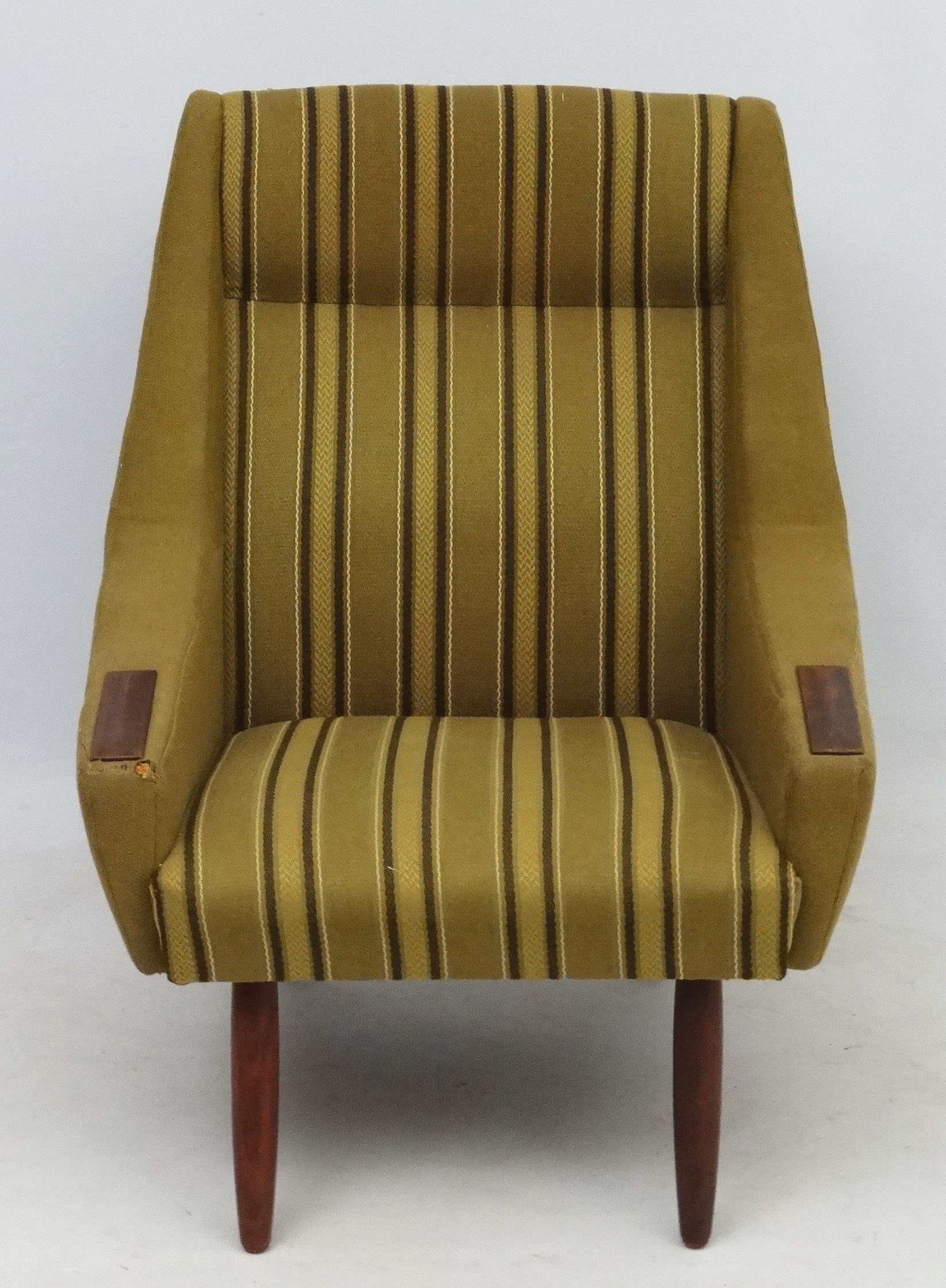 Vintage Retro : A Scandinavian Cloth Armchair , - Image 4 of 4