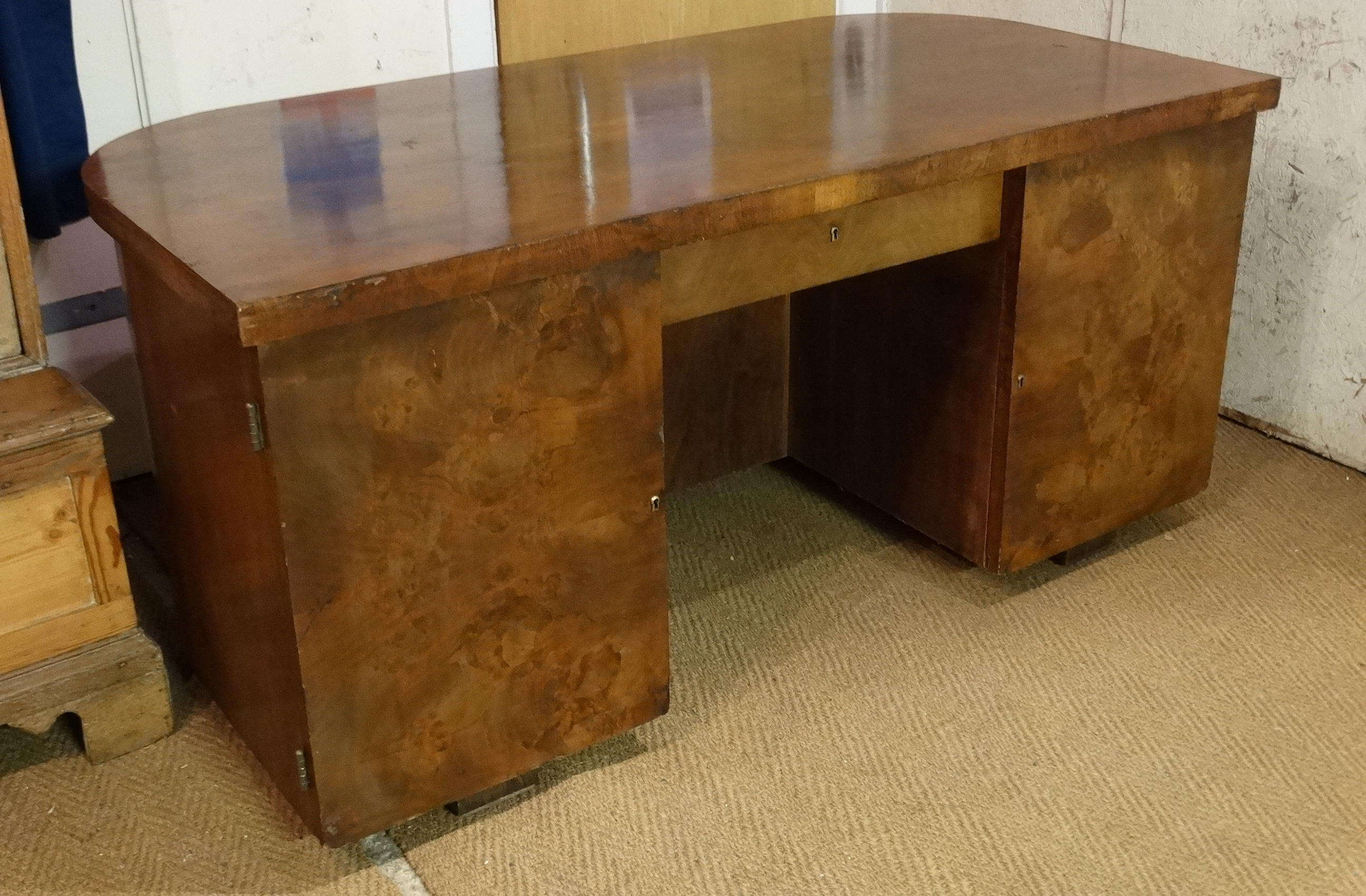 Art Deco : a Walnut office desk ( for looking into room ) , with curved front , - Image 3 of 6