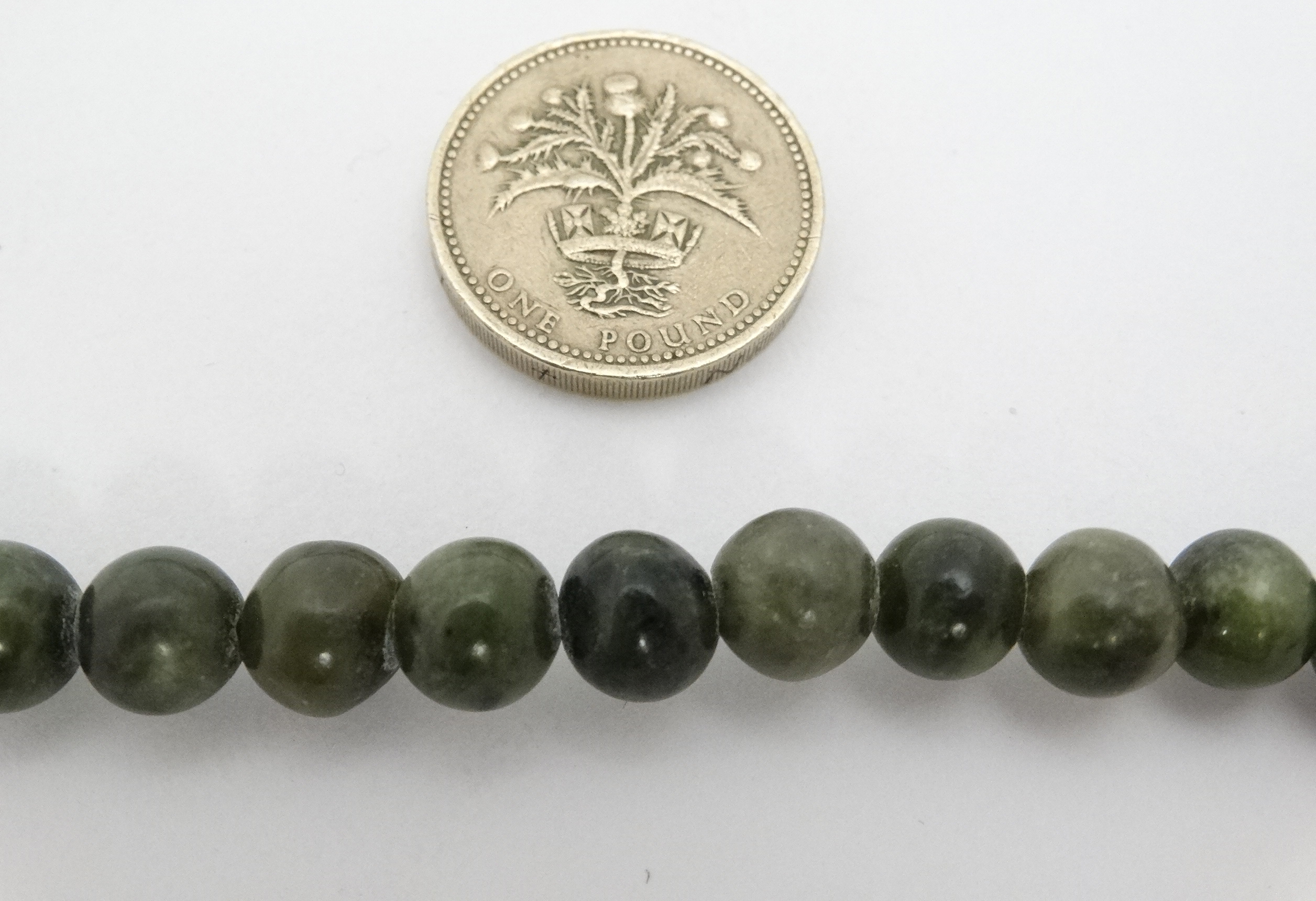 A green hard stone bead necklace approx 30" long CONDITION: Please Note - we do - Image 4 of 4