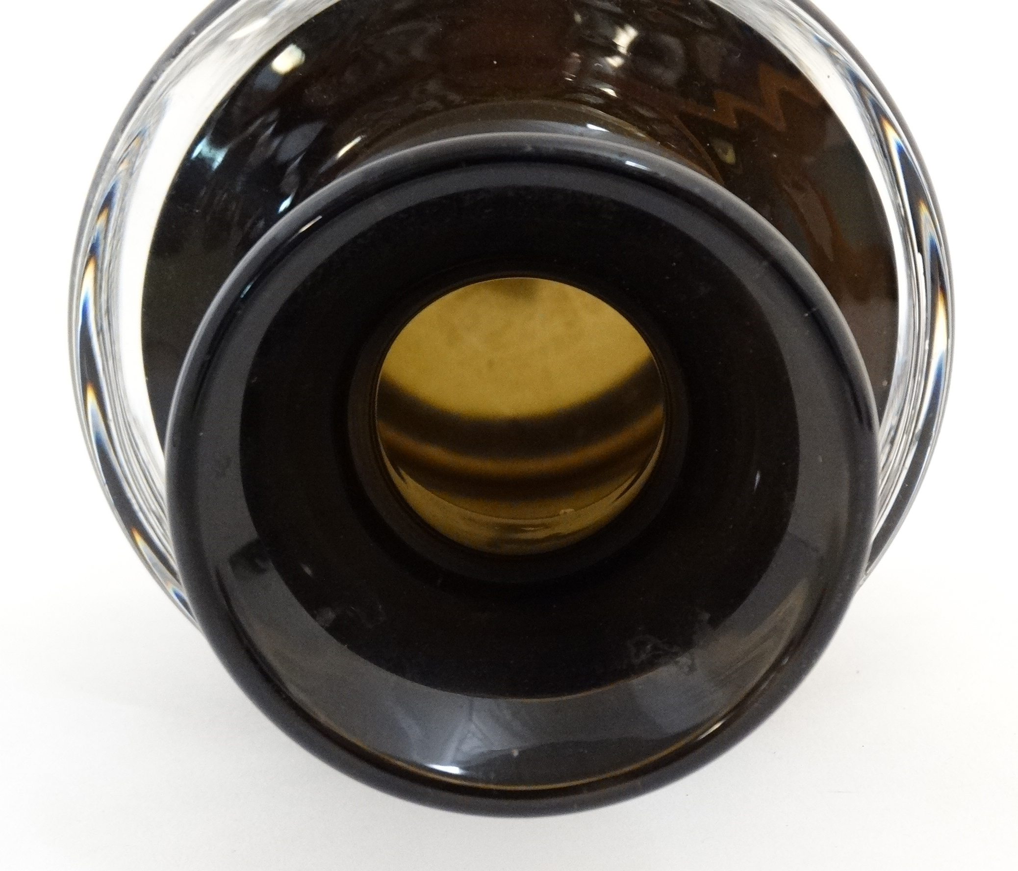 Scandinavian Art Glass : A vintage Swedish art glass threaded 'Spun' bottle vase designed by Bengt - Image 4 of 4