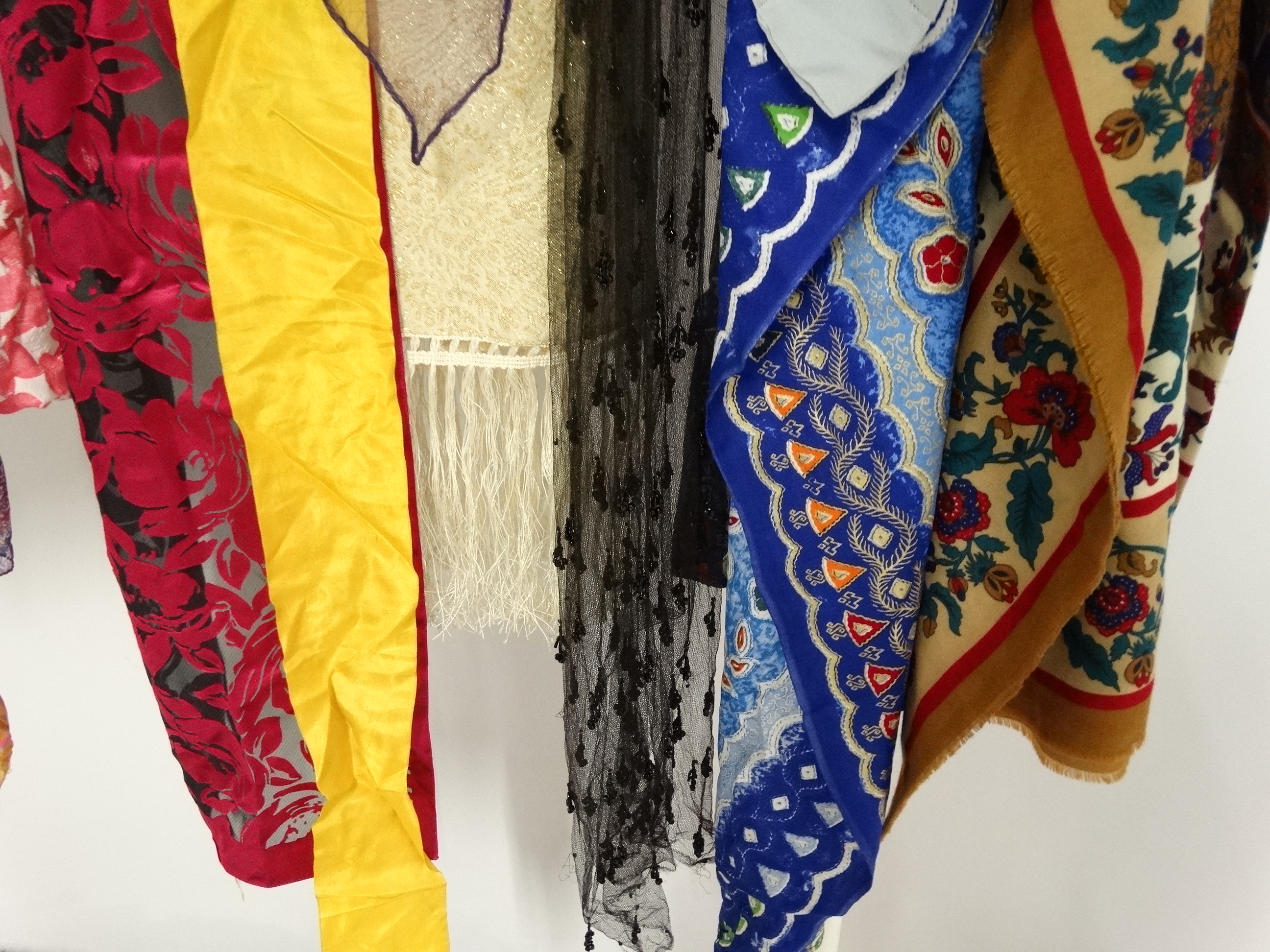 A selection of vintage textiles to include silk Richard Allan scarf, ombre blue silk chiffon scarf, - Image 9 of 12