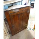 Oak corner cabinet CONDITION: Please Note - we do not make reference to the