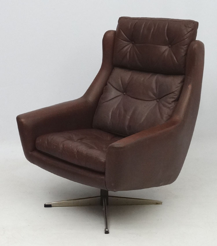 Vintage Retro: A Scandinavian leather swivel wingback armchair in brown leather , - Image 2 of 4