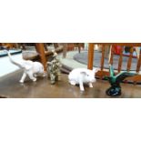 4 x figurines (2 elephants,