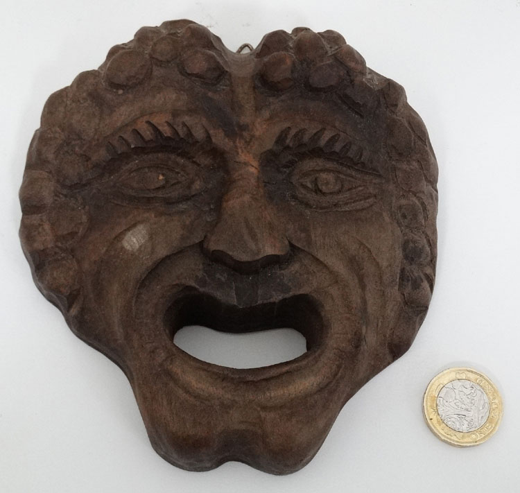 Carved wooden head CONDITION: Please Note - we do not make reference to the