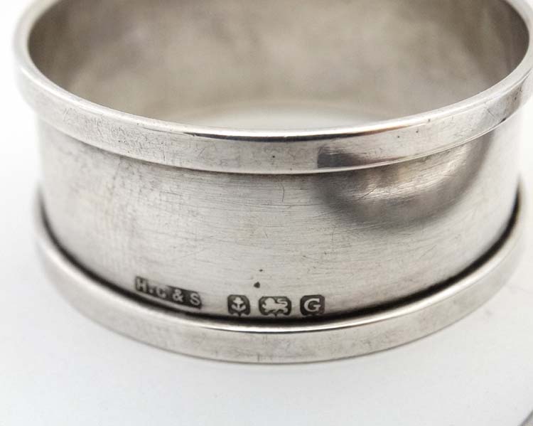 A silver pencil holder hallmarked Birmingham 1910 maker Francis Webb together with a silver napkin - Image 4 of 5
