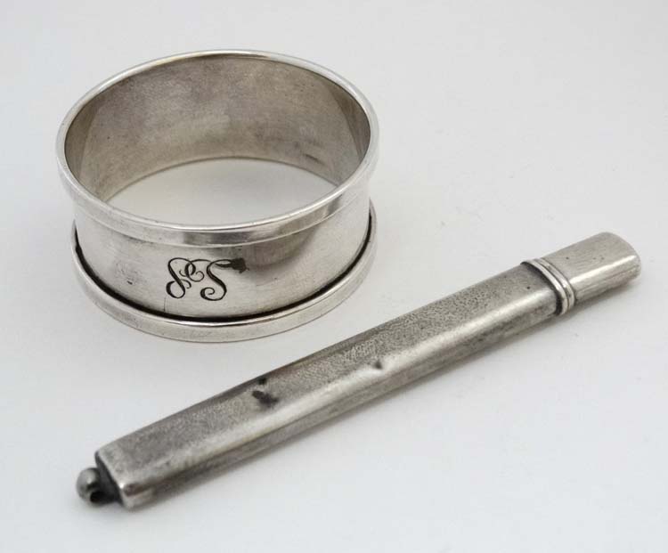 A silver pencil holder hallmarked Birmingham 1910 maker Francis Webb together with a silver napkin - Image 2 of 5