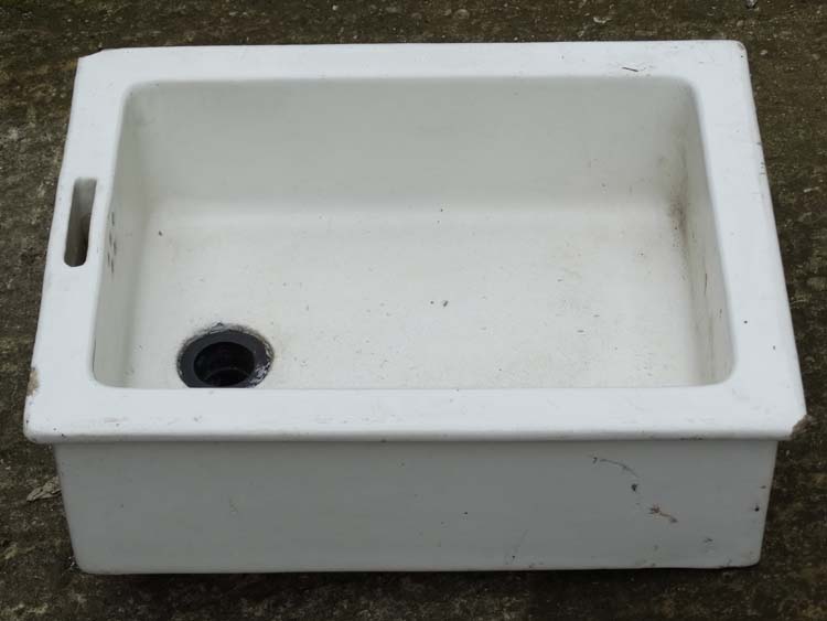Architectural / Garden Salvage : A small white-glazed stoneware butler's sink c1910 measuring 18” - Image 3 of 5