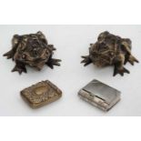 2 brass frogs & 2 vestas CONDITION: Please Note - we do not make reference to the