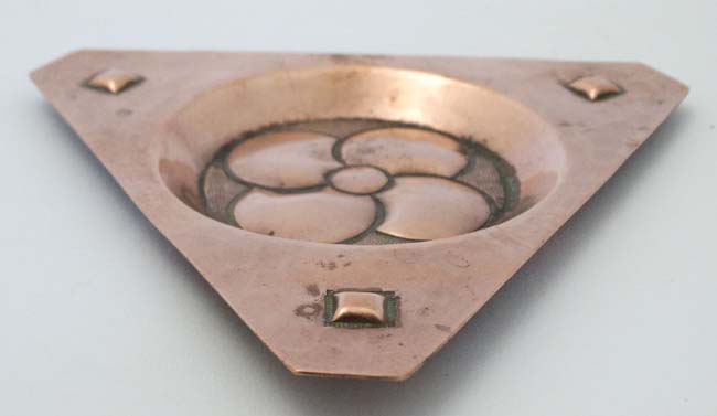 Decorative Metalware : Arts and crafts - An embossed copper triangular shaped small tray 5" wide - Image 2 of 3