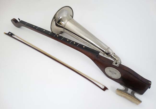 Musical Instruments : A mid-20thC ' Concert Model ' Phonofiddle by Stroviols , - Image 5 of 7