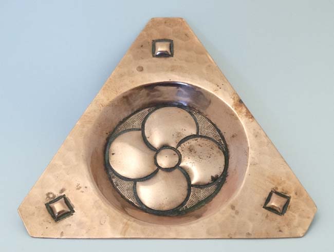 Decorative Metalware : Arts and crafts - An embossed copper triangular shaped small tray 5" wide