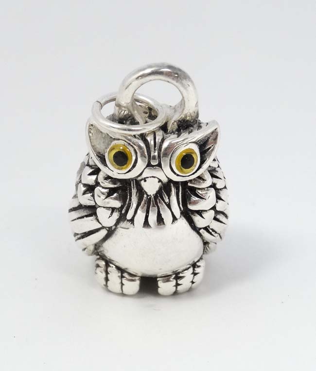 A silver pendant / large charm formed as an owl 1 3/4" high CONDITION: Please Note - Image 3 of 5