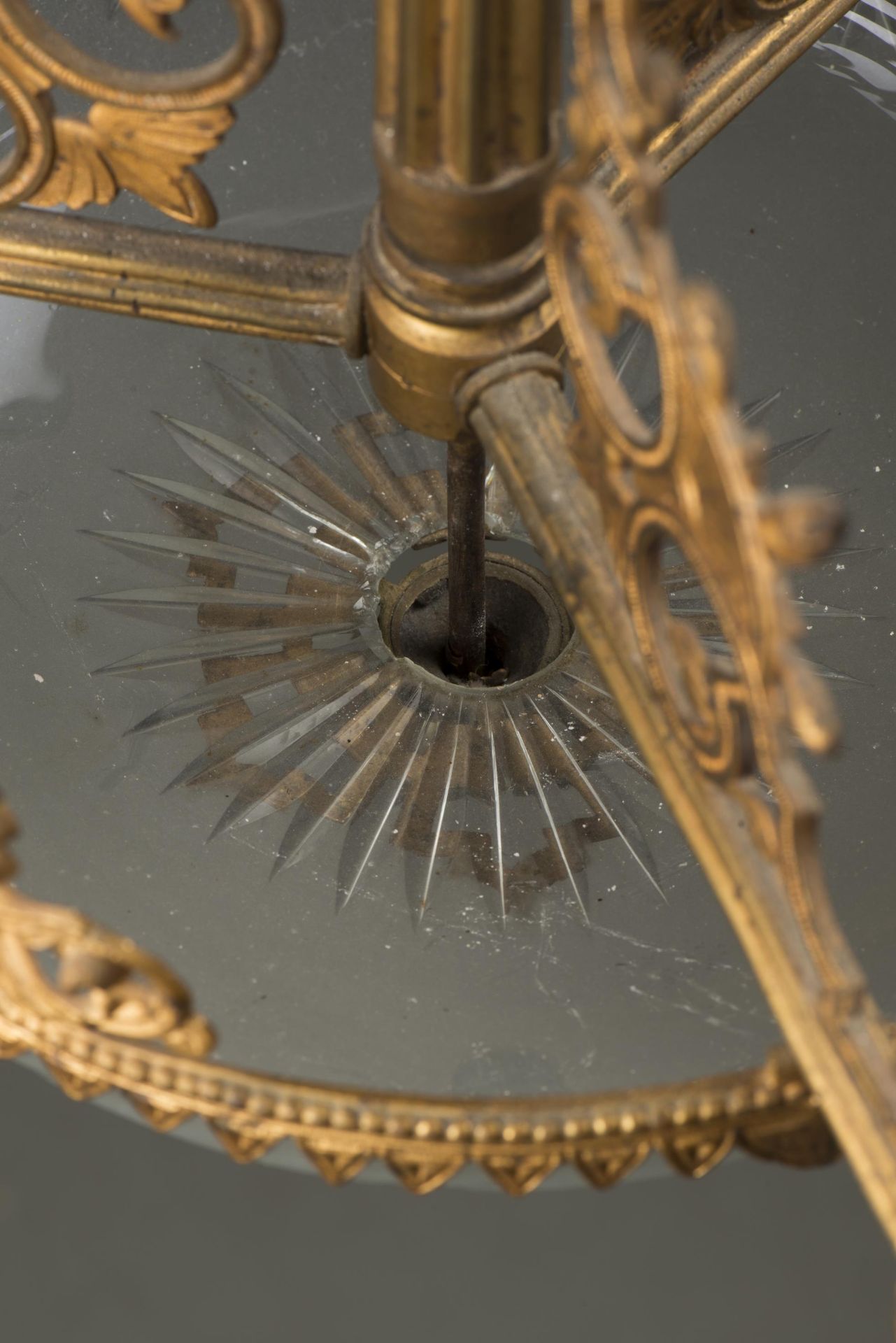 Lustre d'époque Napoléon III à 3 feux, coupelle centrale en verre mati. - Bild 5 aus 6
