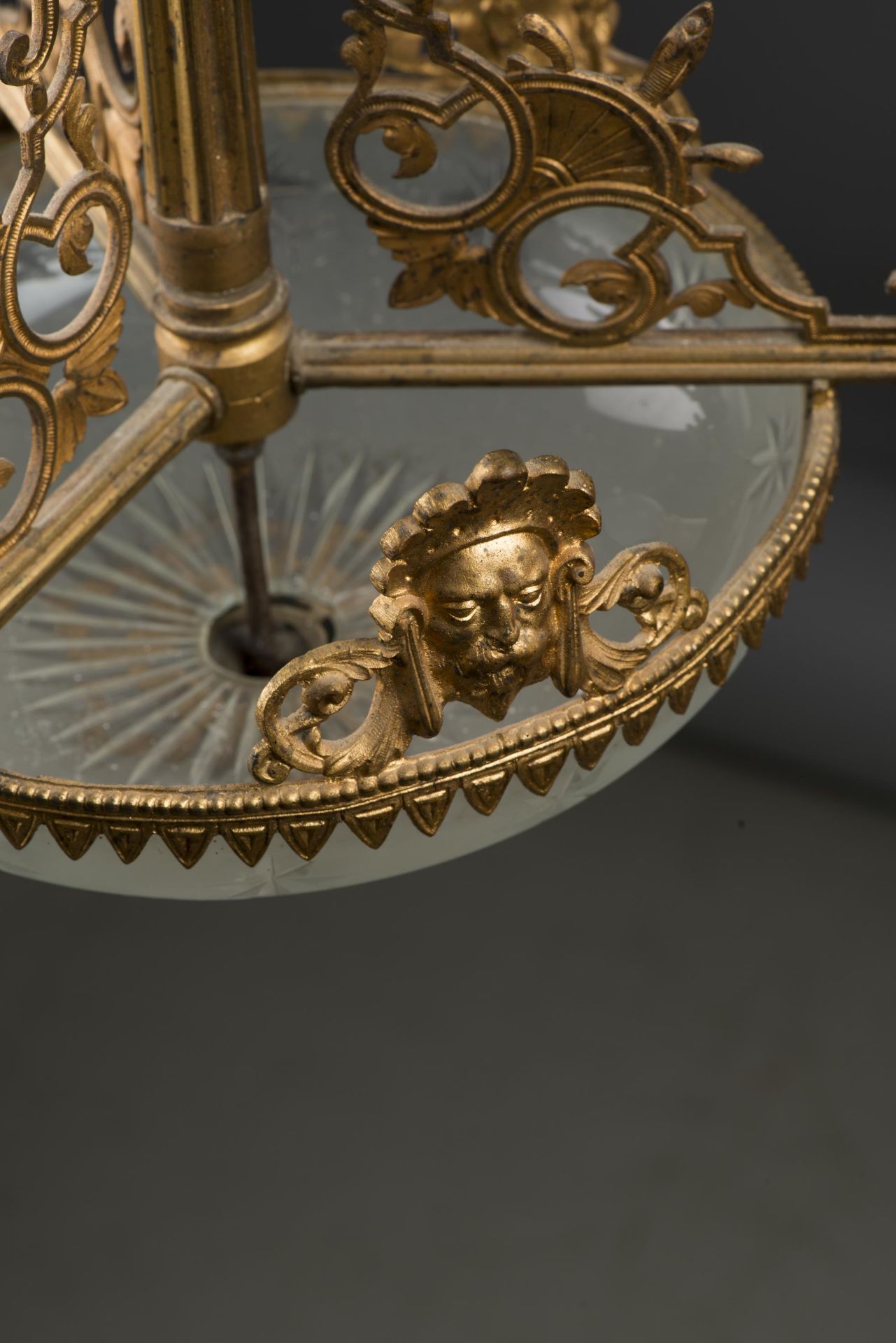 Lustre d'époque Napoléon III à 3 feux, coupelle centrale en verre mati. - Bild 3 aus 6