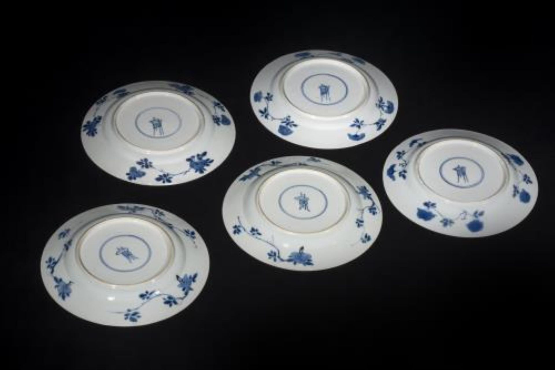 5 assiettes en porcelaine de Chine à décor central en B&B de fleurs et oiseaux [...] - Bild 4 aus 4