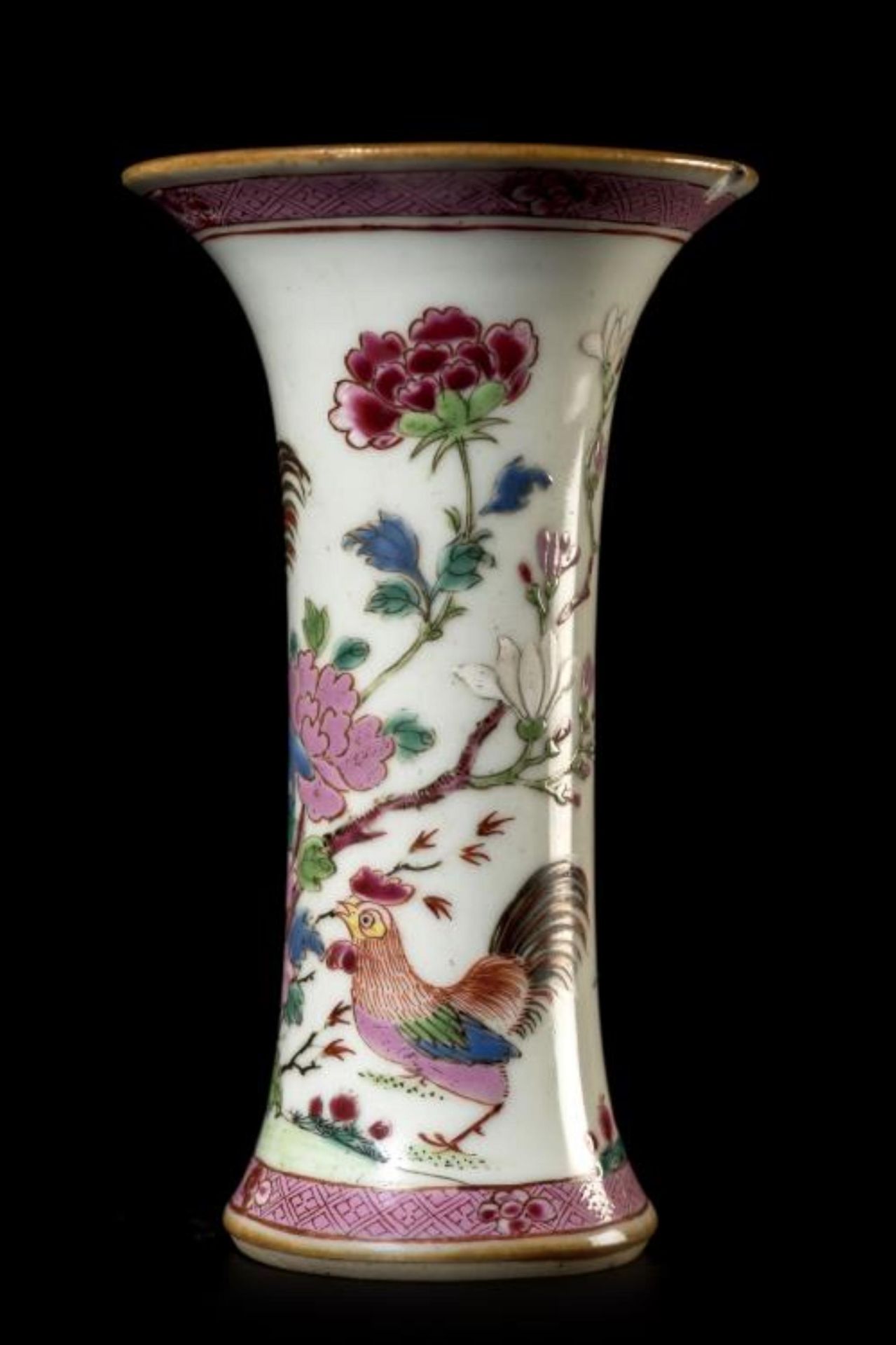 Vase rouleau et deux bols, en porcelaine de Chine de la Compagnie des Indes, à [...] - Bild 3 aus 14