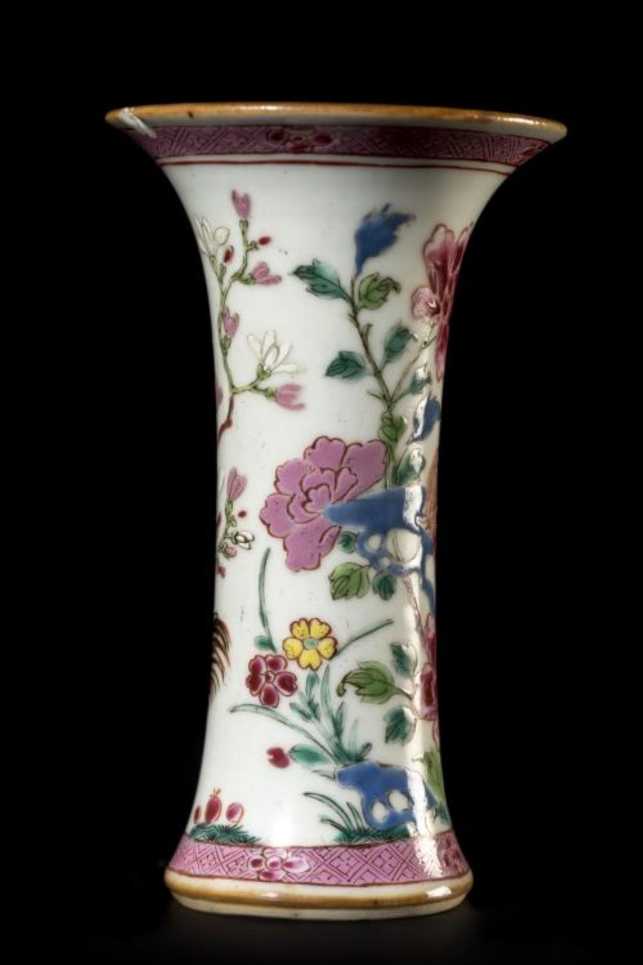 Vase rouleau et deux bols, en porcelaine de Chine de la Compagnie des Indes, à [...] - Bild 4 aus 14