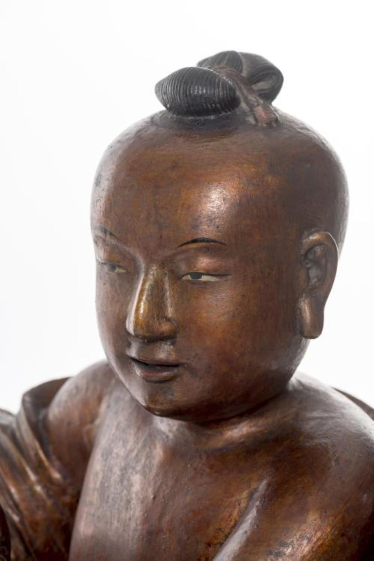 Statuaire religieuse en bois doré de Chine représentant un orant ou un jeune moine [...] - Bild 5 aus 6