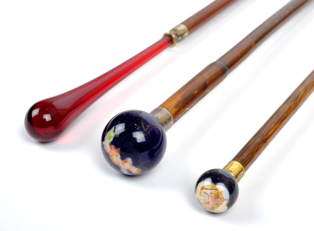 *Walking Canes. A Victorian ladies walking cane, with spherical porcelain knop in blue with gilt and - Image 3 of 4