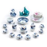 *Mixed Oriental. A collection of Oriental items, including a Chinese blue and white lidded pot in