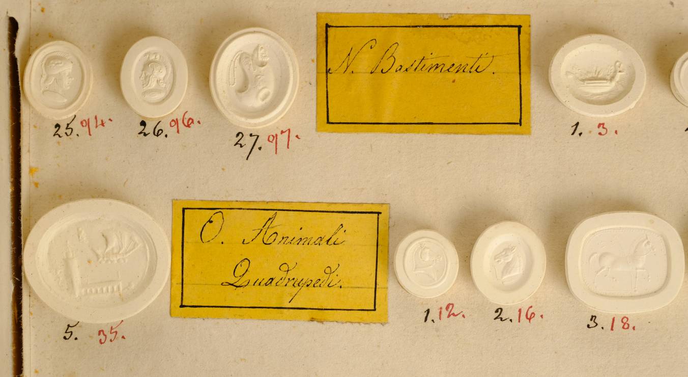 *Grand Tour. A 19th century book form box, containing 138 classical plaster seals, Impronte Gemmarie - Image 5 of 6