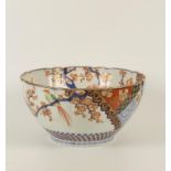 A JAPANESE IMARI PORCELAIN LARGE BOWL