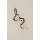 A 9CT YELLOW GOLD SNAKE BROOCH