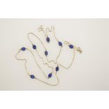 A LAPIS LAZULI AND YELLOW GOLD NECKLACE,