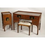 AN EARLY 20TH CENTURY "MAPLES" STYLE CHINOISERIE BEDROOM SUITE