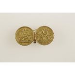 AN EDWARDIAN BAR BROOCH formed from two Edward VII half sovereigns