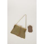 A 9CT YELLOW GOLD MESH EVENING PURSE