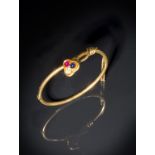 A GEM-SET YELLOW GOLD BRACELET